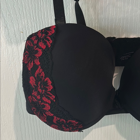 Two 38D Lacey Bras - Picture 2 of 5